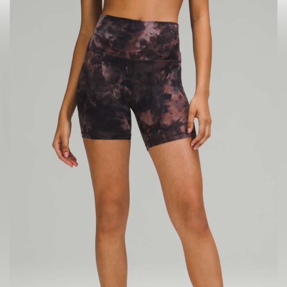Lululemon Align Shorts 6” in Diamond Dye Grey/Pink Pastel